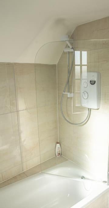 Aylesbury Studio Apartment 6 With Parking Экстерьер фото